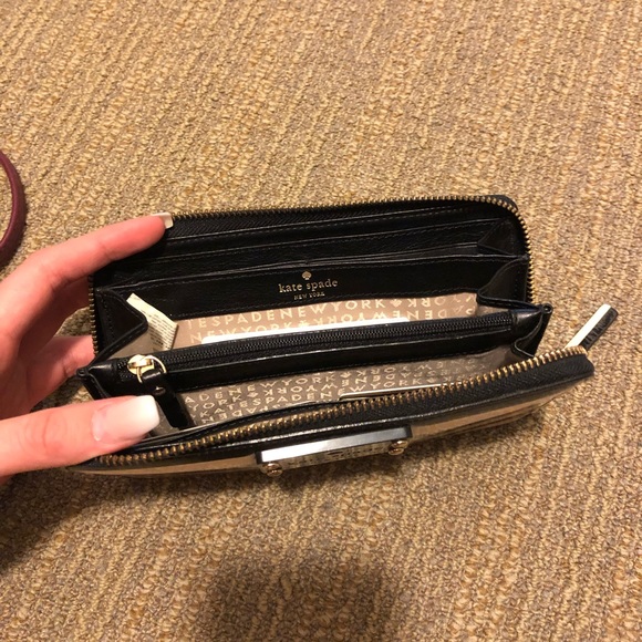 Kate Spade Wallet - Picture 2 of 2